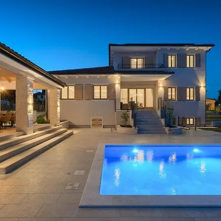 Abies In - Haus Fuer 8 Personen וילה רובינייסקו סלו
